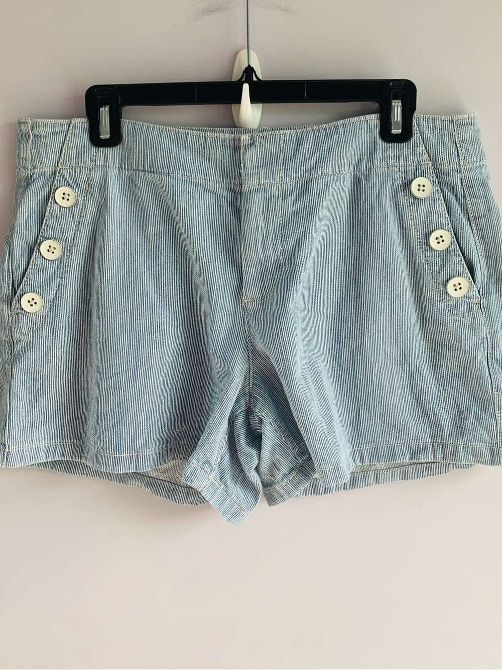 NWOT LOFT Shorts Cotton Chambray Pale Blue Button Detail Retro Summer Vacation 8